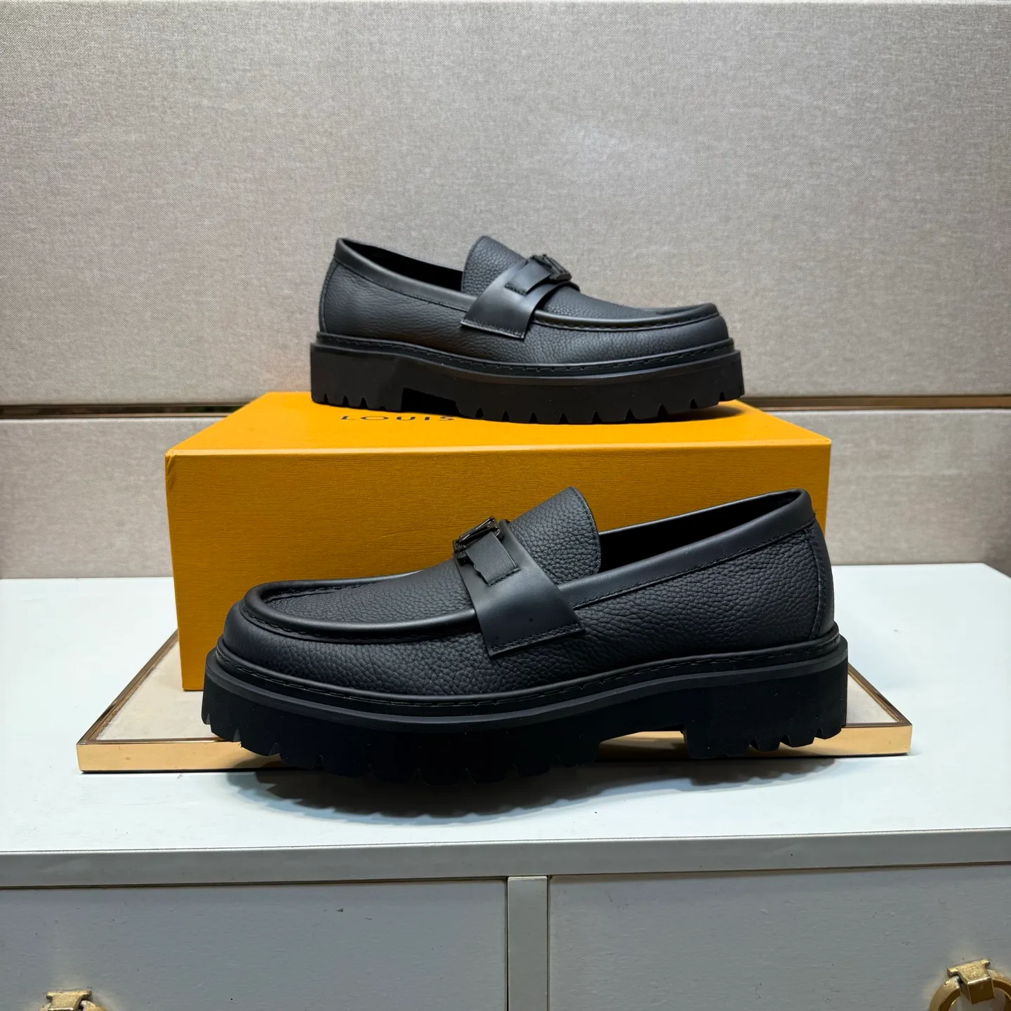 Men's men's shoes 💰pp620【Lv～】Men's casual leather shoes 2025z cabinet sales simultaneously 🔶Size: 39-44 #️⃣ 🔷3 colors🔜The upper is made of cowhide stitching ➕Cowhide lining, comfortable and breathable, sole: original comfortable and wear-resistant outsole, ⚠️real thing📱photographed🎬real thing is better📢📢📢